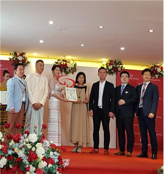 왼쪽부터 ㈜아시아플러스 연호준대표, ACai Yang, 조승아대표, Mom Luang Rajadarasri Jayankura, David Lin, 이철호대표, 조용준대표