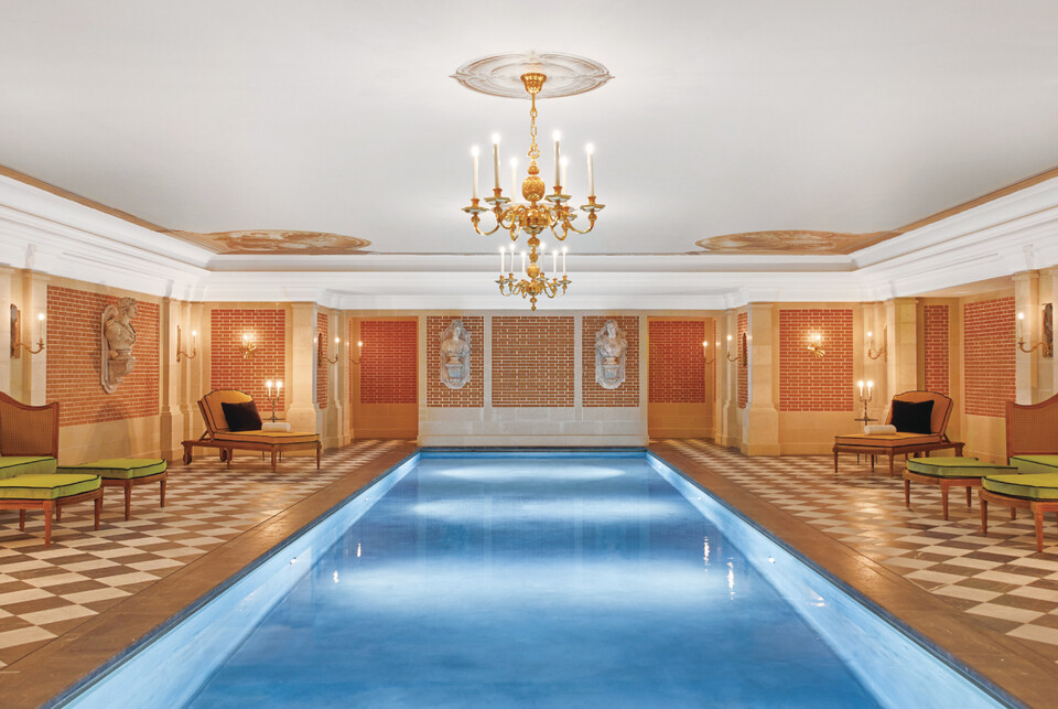 © Piscine intérieure