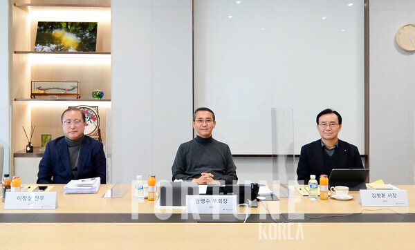 IPO 간담회에 참석한 권영수 부회장 [사진=올림푸스 슬롯사이트에너지솔루션]