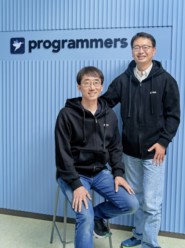 이확영(왼쪽), 임성수 그렙 공동대표는 프로그램 개발자들의 역량개발을 위해 창업을 결정했다.