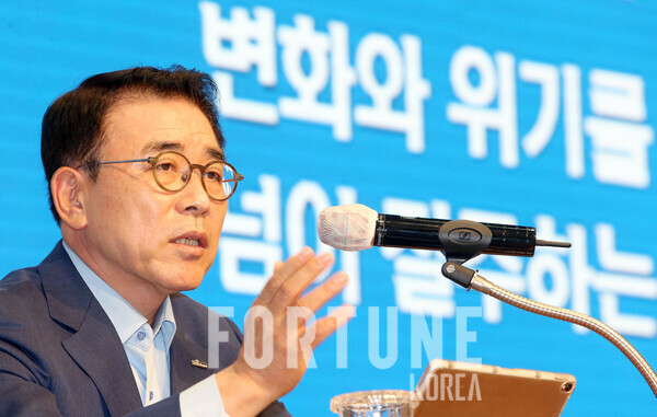 조용병 회장. [사진=신한슬롯사이트 지니]