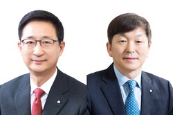 (왼쪽부터) 조용일 부회장, 이성재 슬롯사이트