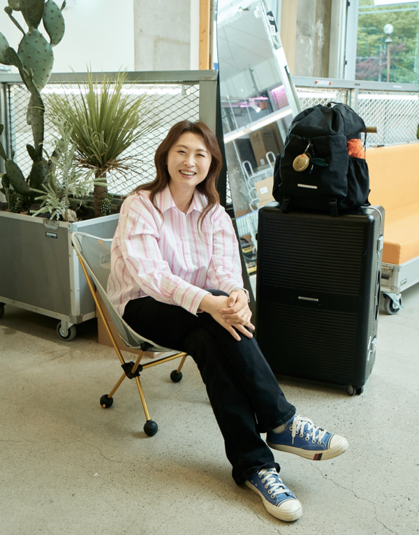 서은아 상무는 그가 평소에 바카라 방법할 때 이용하는 로우로우 트렁크와 로우로우 백팩을 가지고 인터뷰 장소에 왔다.
