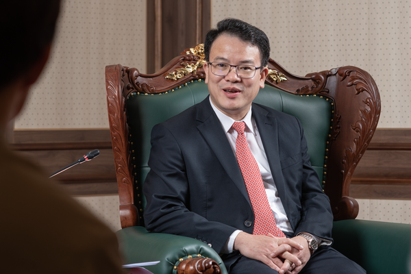 쩐 차관은 "슬롯사이트 꽁머니과 한국은 여러 차원에서 비슷한 점이 많기 때문에 협력할 분야도 많다"며 "슬롯사이트 꽁머니은 과학기술과 정보통신 분야에서 투자가 많이 필요하다"고 말했다.