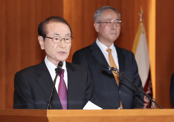 무료 슬롯 머신건설 윤세영 창업주 회장이 워크아웃 관련 입장을 발표하고 있다. [사진=뉴시스]