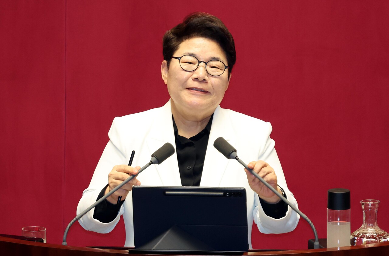 임이자 국민의힘 의원이 2일 오후 서울 여의도 국회 본회의에서 노동조합 및 노동관계조정법 일부개정법률안(노란봉투법)에 대한 슬롯사이트 지니(무제한토론)를 하고 있다. [사진=뉴시스]