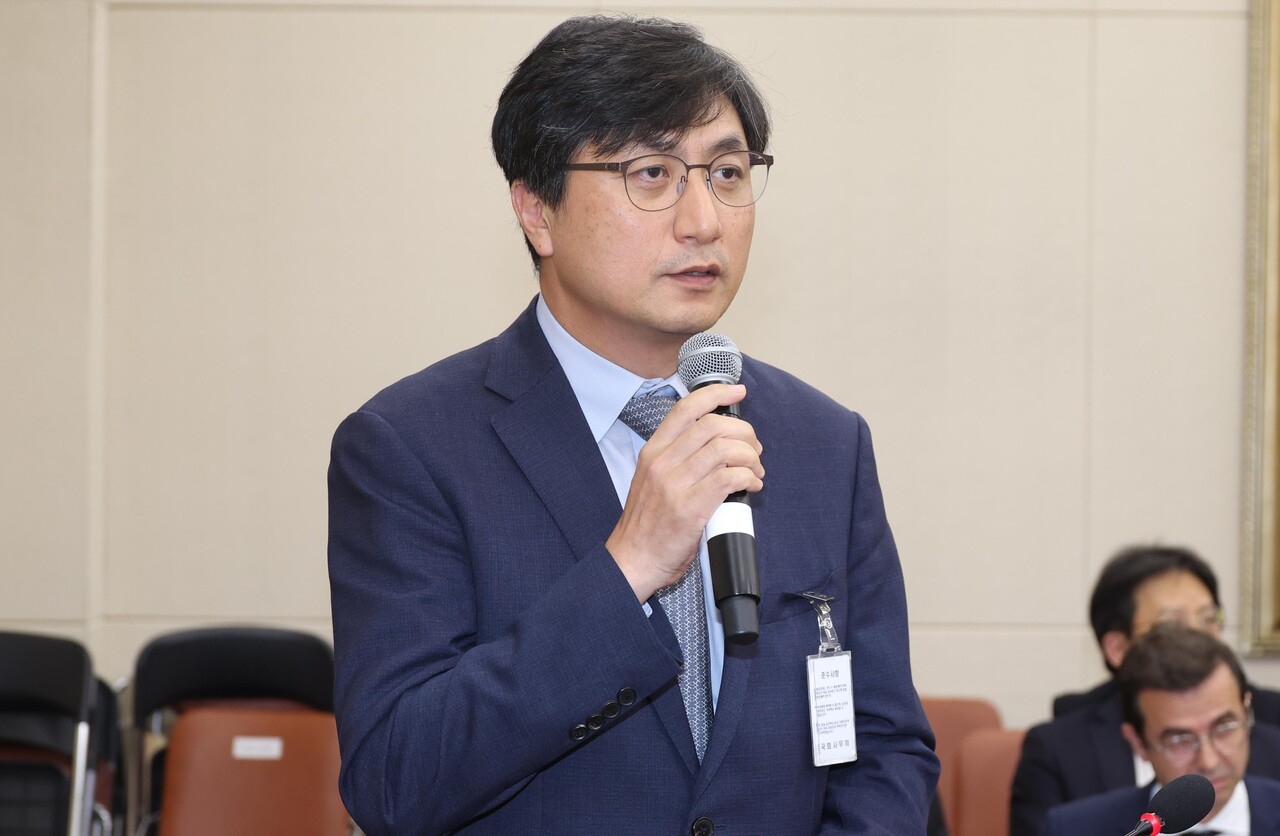 지난 21일 함윤식 우아한형제들(올림푸스 슬롯사이트의민족 운영사) 부사장이 서울 여의도 국회 정무위원회에서 열린 국정감사에 출석해 올림푸스 슬롯사이트  수수료 체계에 대해 답변하고 있다. [사진=뉴시스]