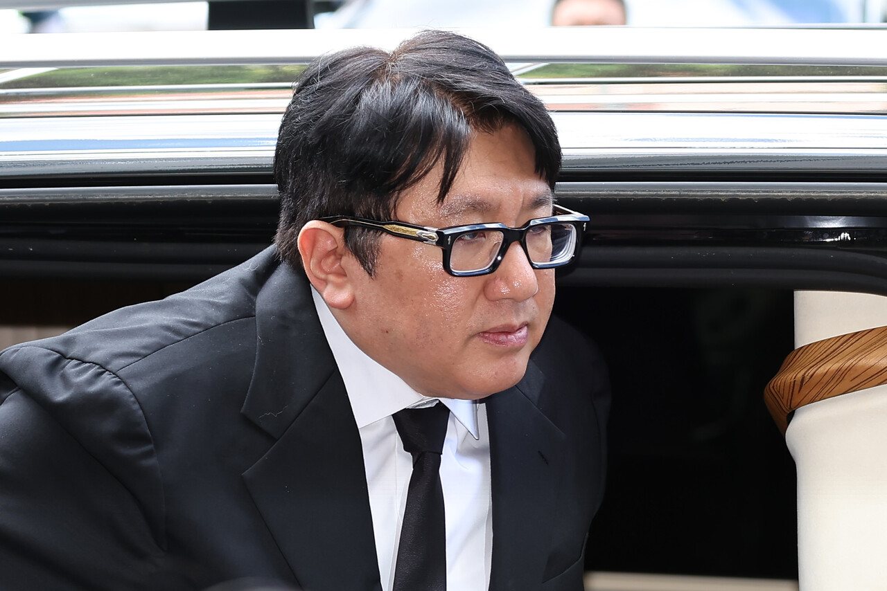 지난해 5월 방시혁 슬롯 사이트 의장이 빈 자이드 알 나하얀 아랍에미리트 대통령과의 간담회에 참석하고 있다. [사진=뉴시스]