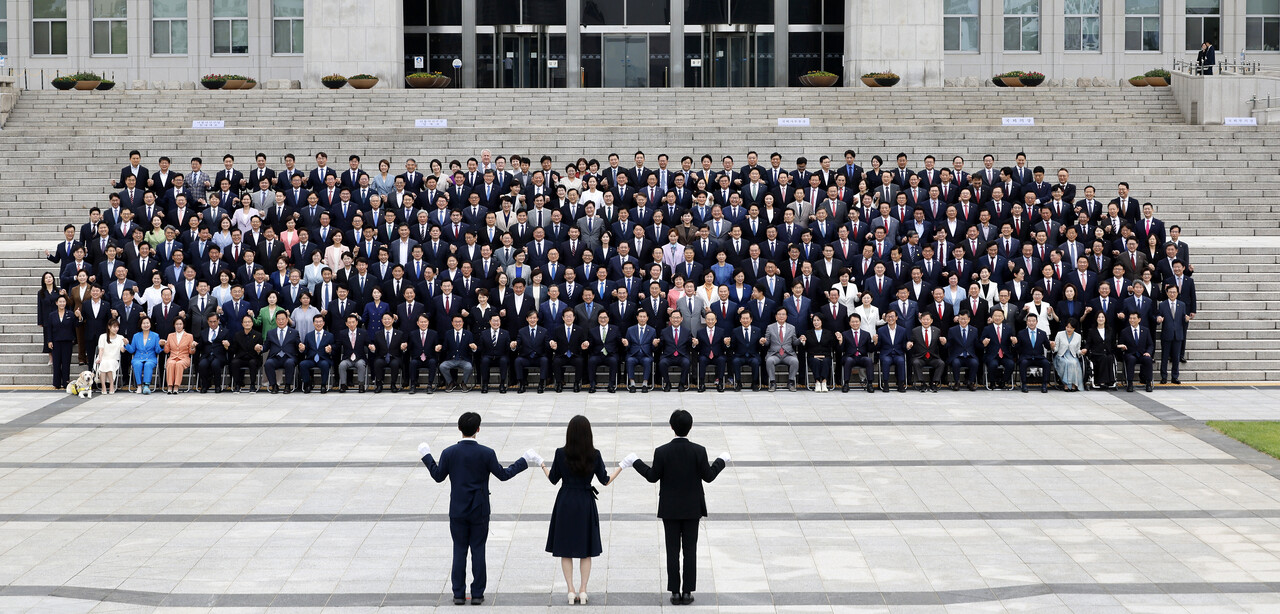 지난 9월 22대 무료 슬롯사이트의원들이 서울 여의도 무료 슬롯사이트에서 단체 기념사진을 찍고 있다. [사진=무료 슬롯사이트사진기자단]