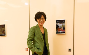 국내1위 렌즈社 일군 여성 CEO..."20년간 사표 세 번 냈죠" - 뉴스 썸네일 이미지